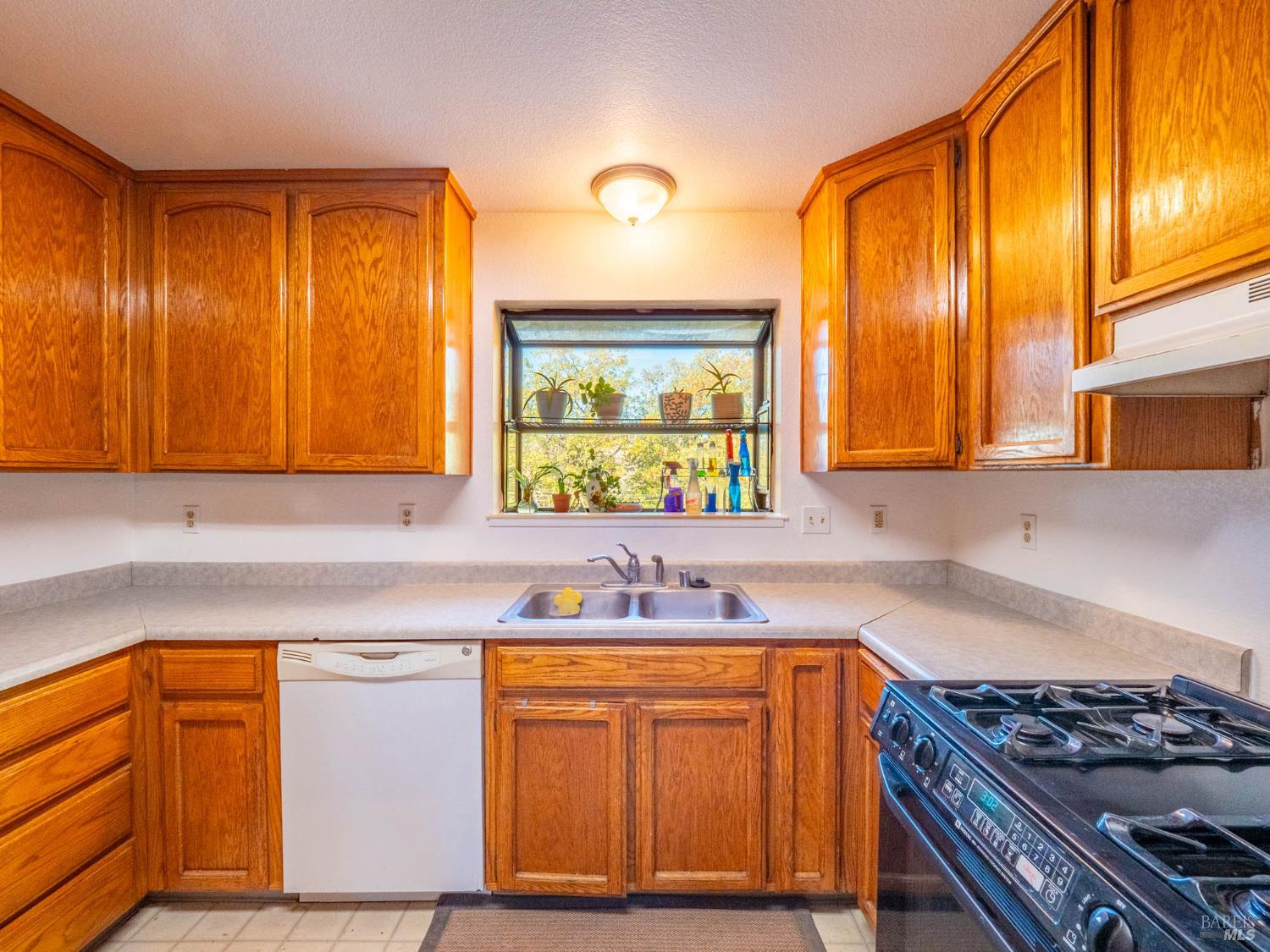 5430-5434 Black Bart Trail Redwood Valley CA 95470