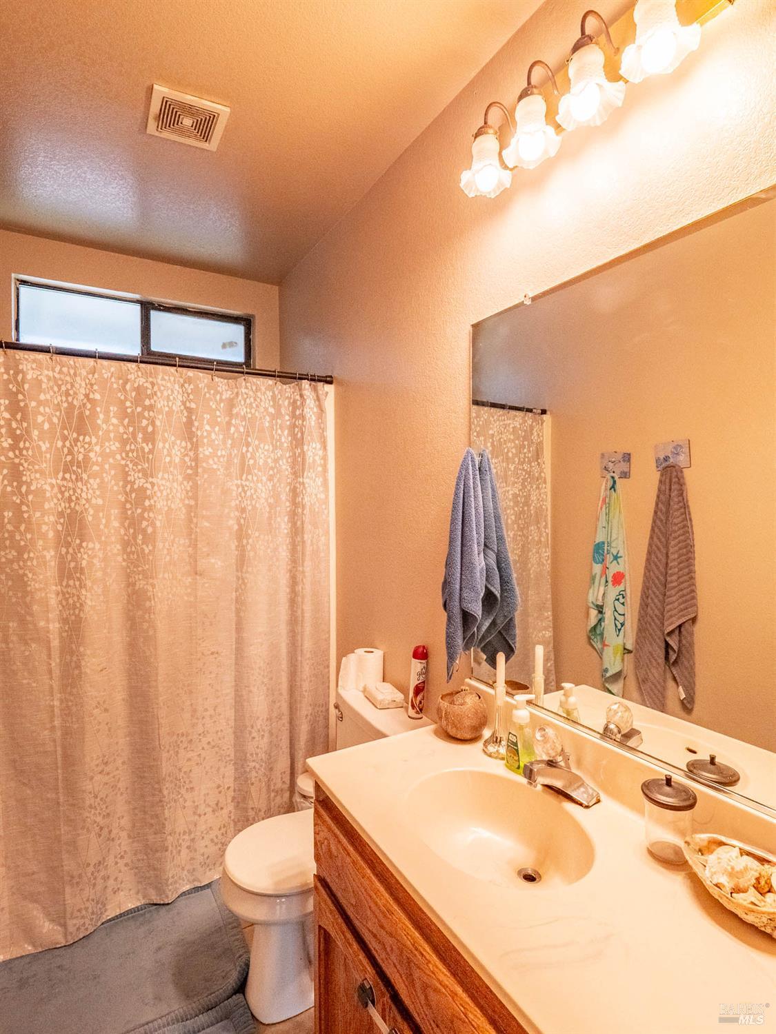 5430-5434 Black Bart Trail Redwood Valley CA 95470