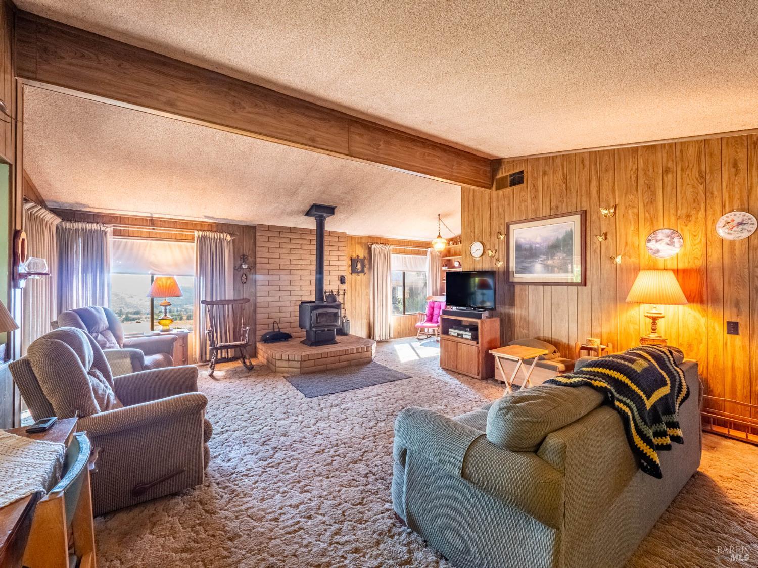 5430-5434 Black Bart Trail Redwood Valley CA 95470