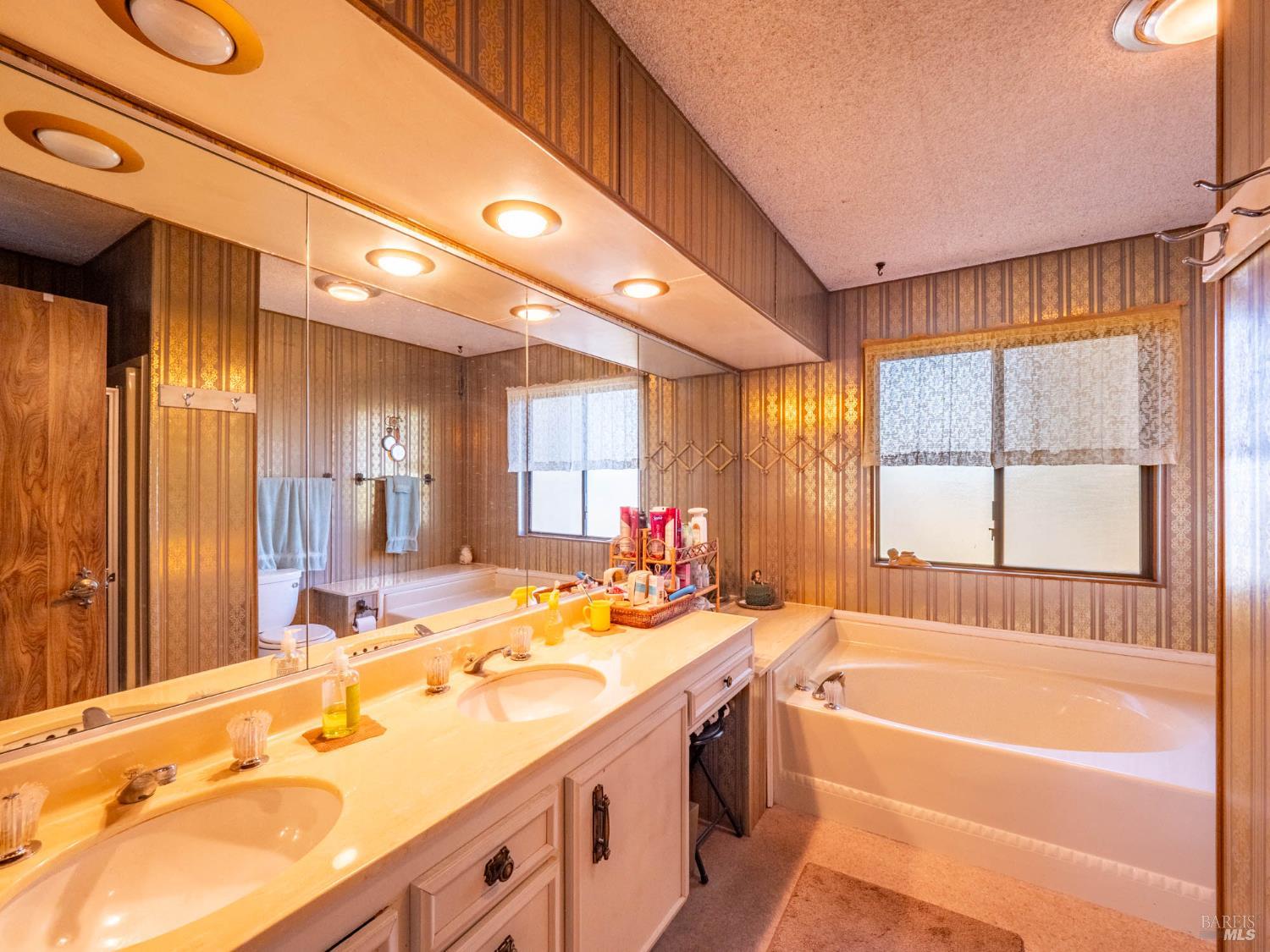 5430-5434 Black Bart Trail Redwood Valley CA 95470