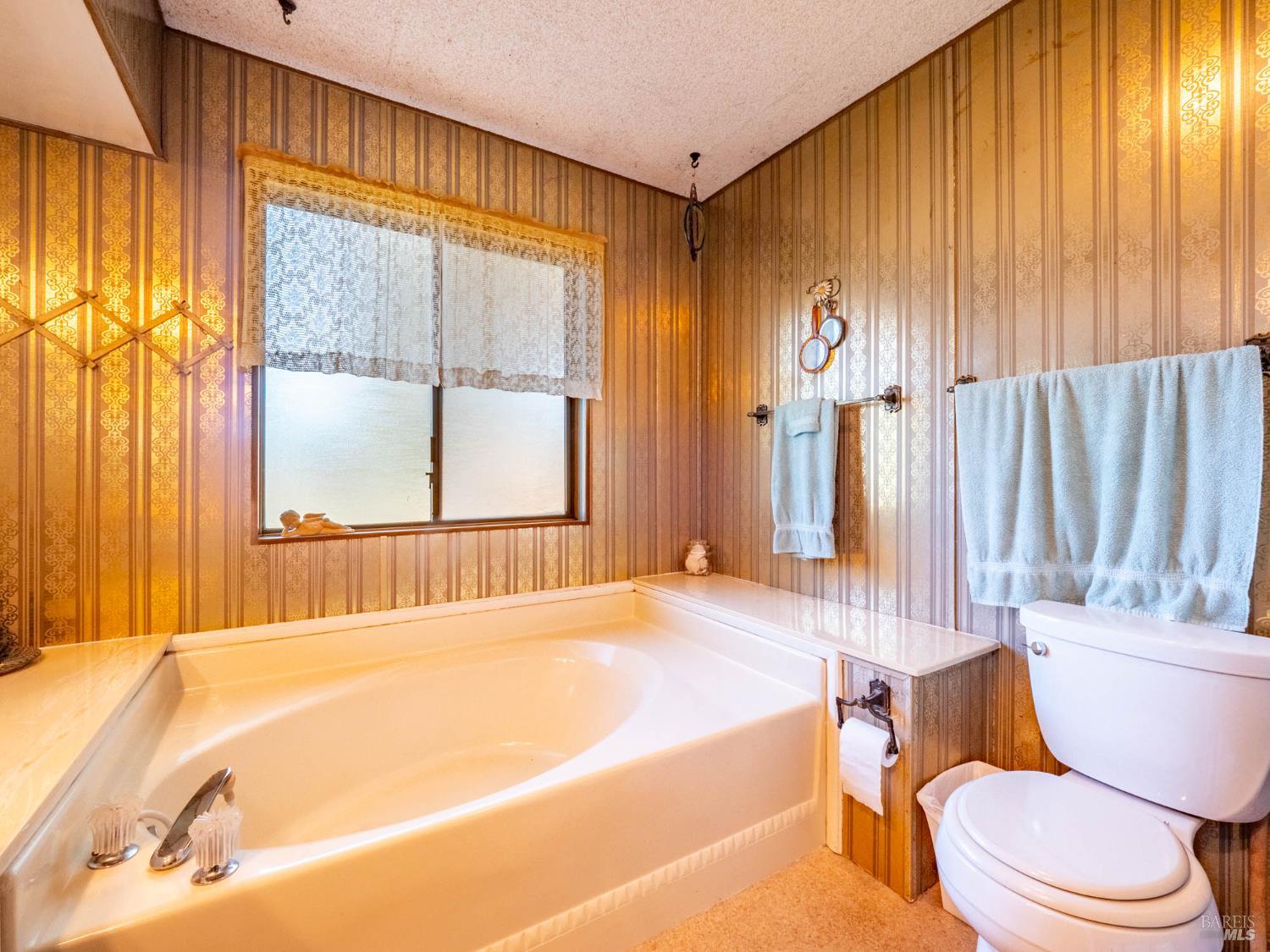 5430-5434 Black Bart Trail Redwood Valley CA 95470