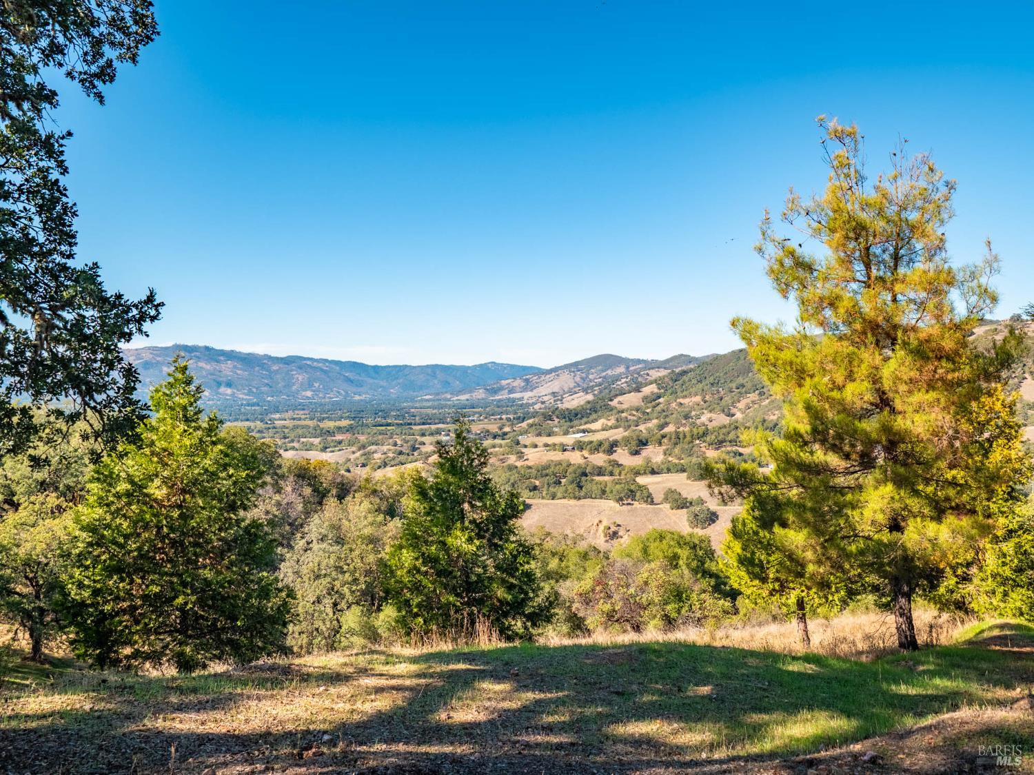 5430-5434 Black Bart Trail Redwood Valley CA 95470