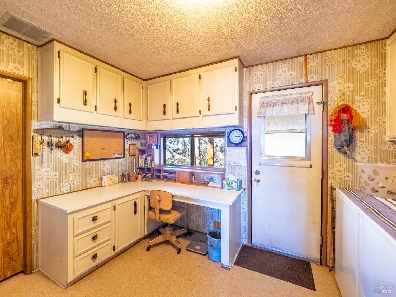 5430-5434 Black Bart Trail Redwood Valley CA 95470