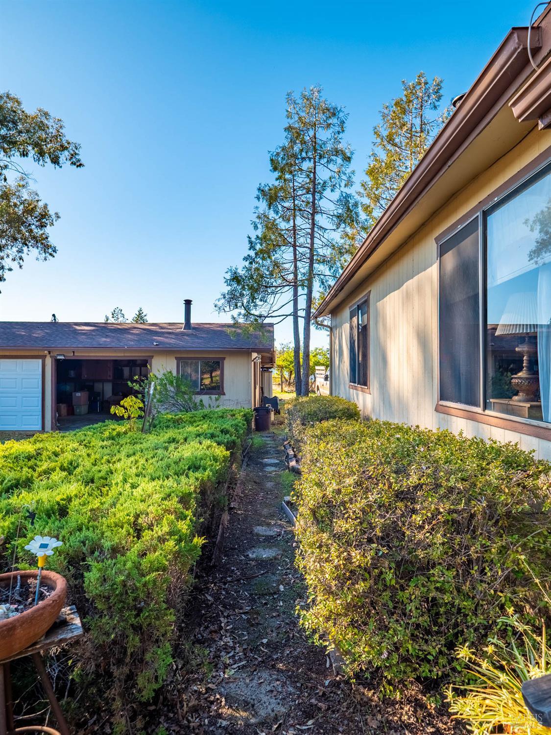 5430-5434 Black Bart Trail Redwood Valley CA 95470