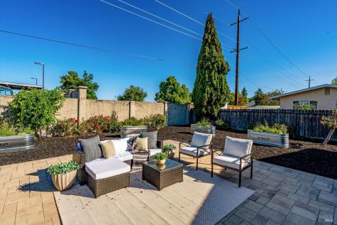 1417 E Madison Street Petaluma CA 94954