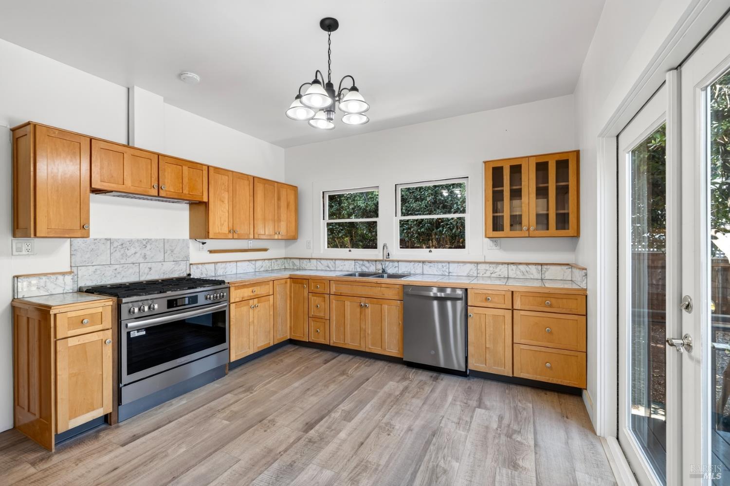 425 Tucker Street Healdsburg CA 95448