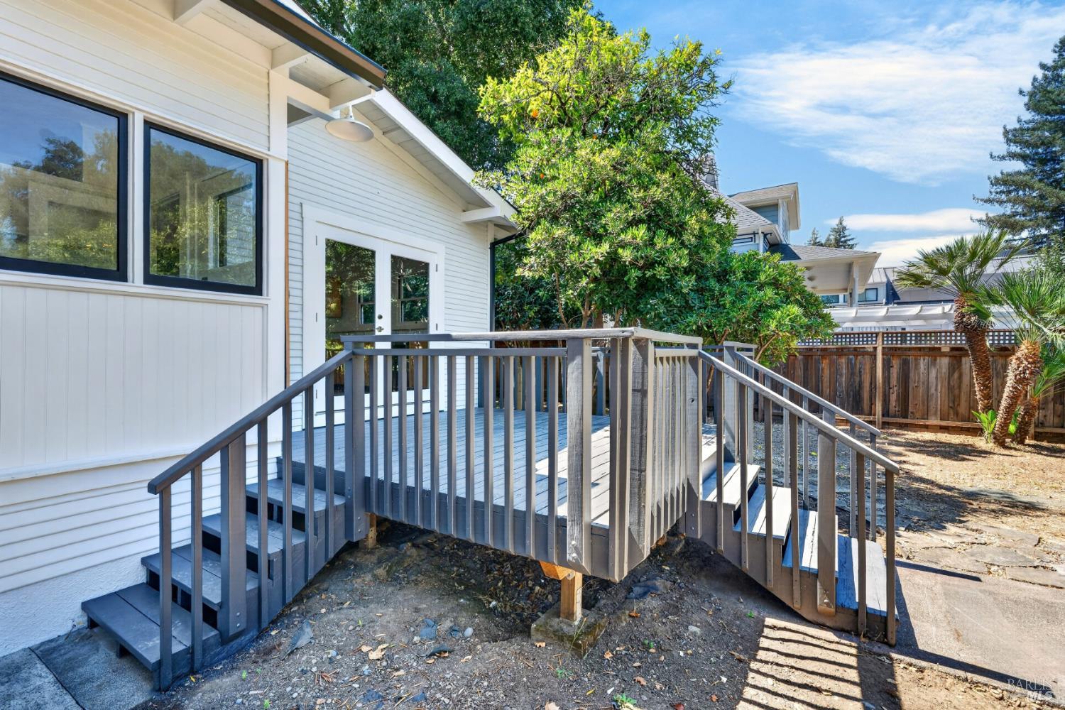 425 Tucker Street Healdsburg CA 95448
