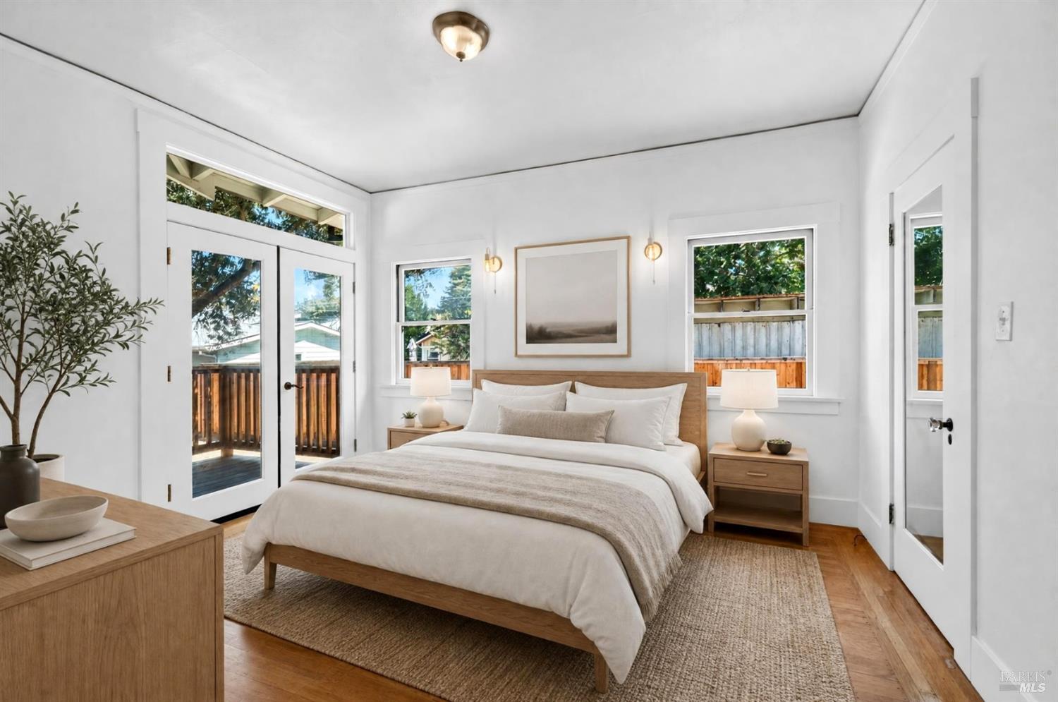 425 Tucker Street Healdsburg CA 95448