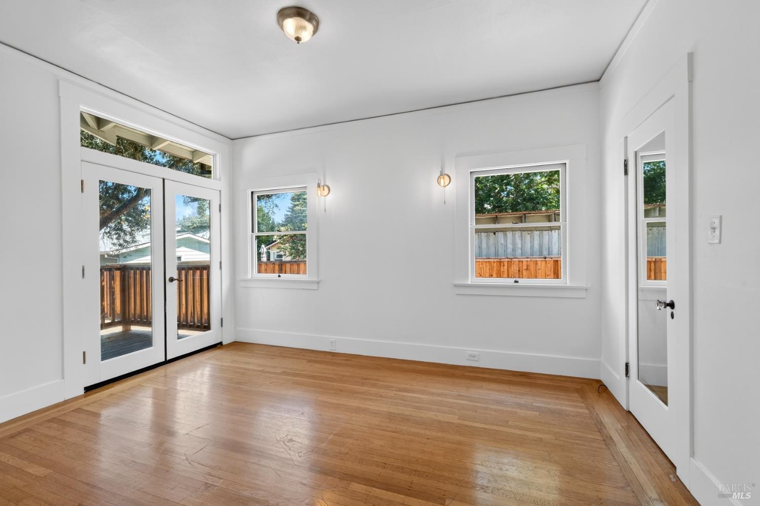 425 Tucker Street Healdsburg CA 95448