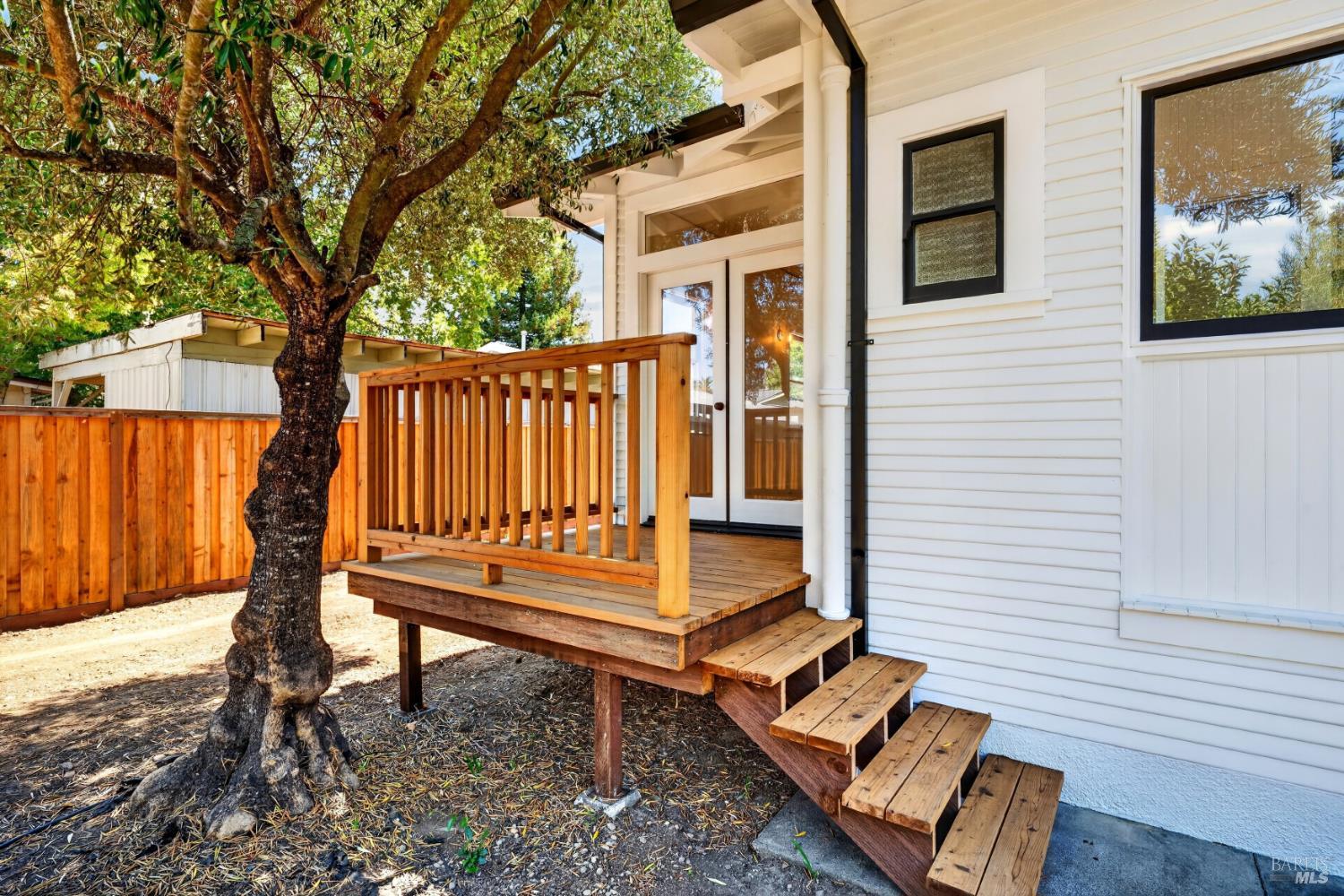 425 Tucker Street Healdsburg CA 95448