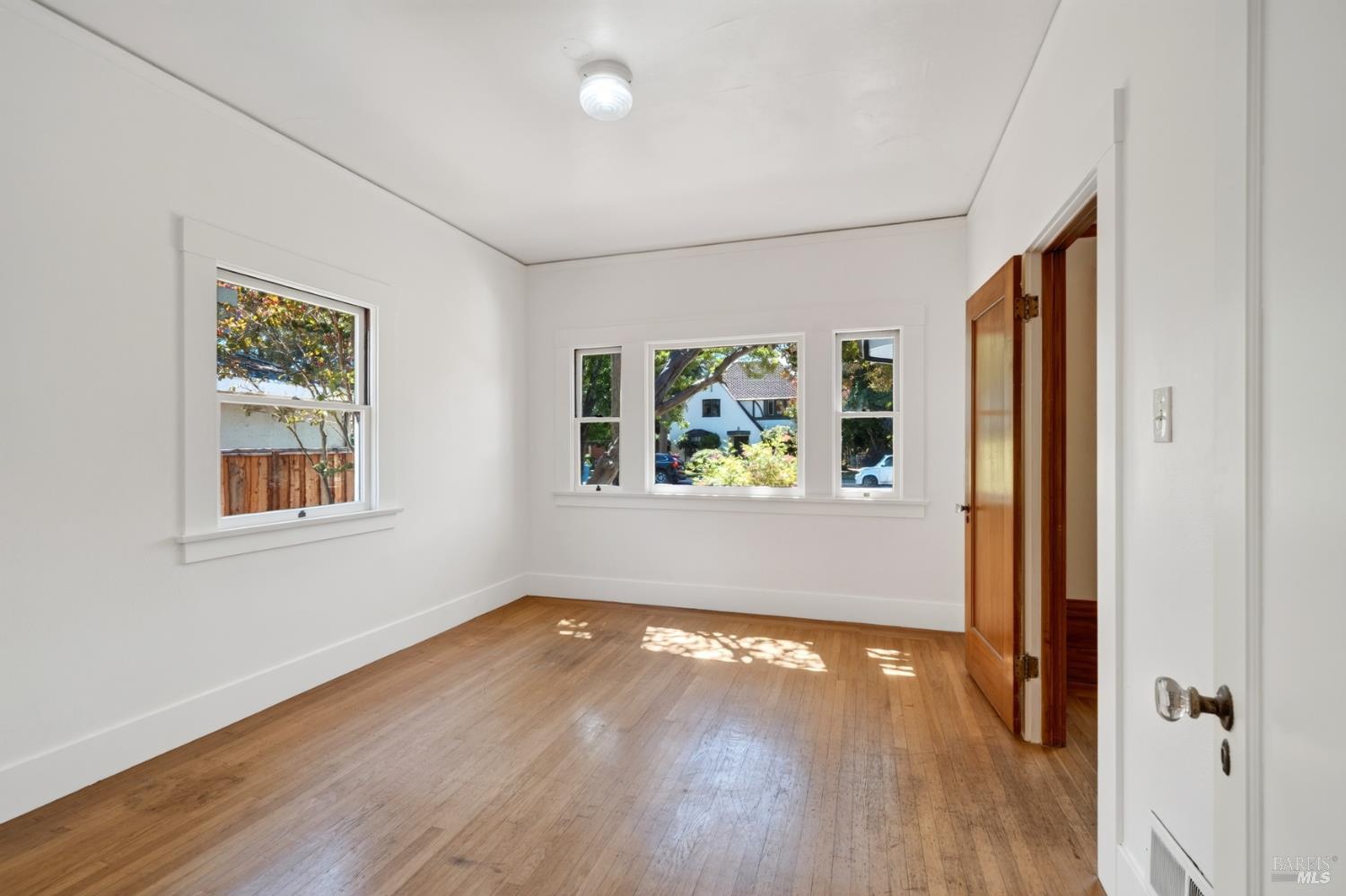 425 Tucker Street Healdsburg CA 95448