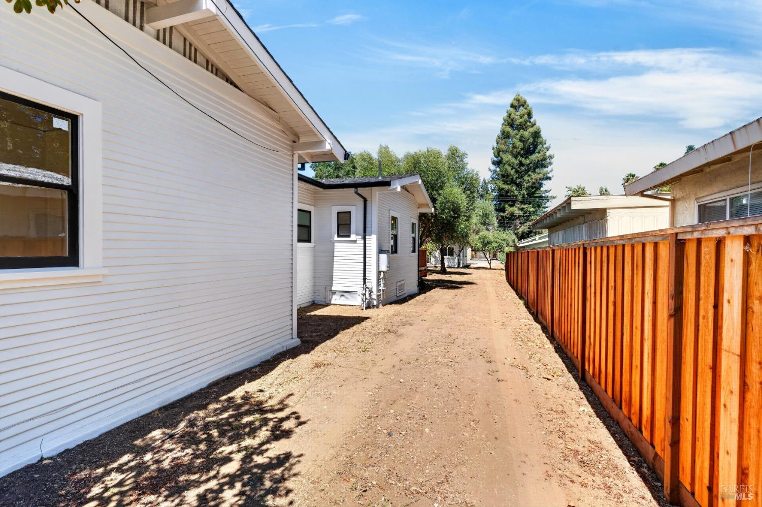 425 Tucker Street Healdsburg CA 95448