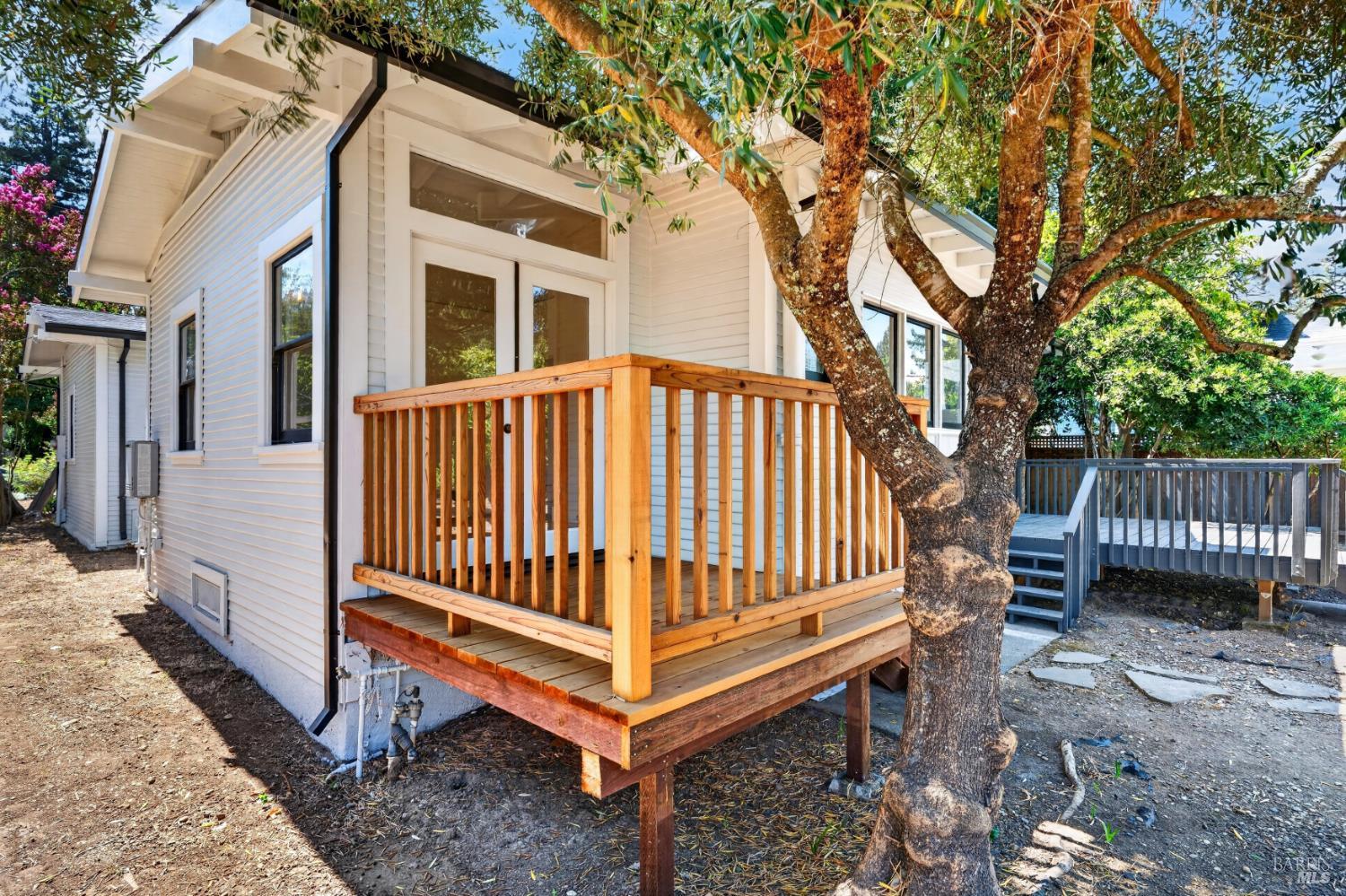 425 Tucker Street Healdsburg CA 95448
