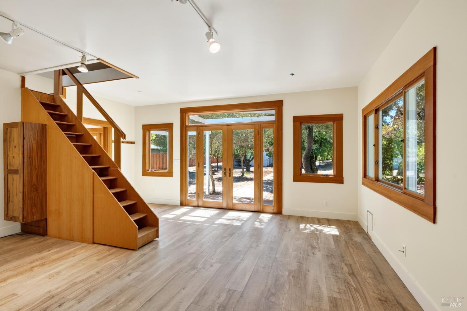 425 Tucker Street Healdsburg CA 95448