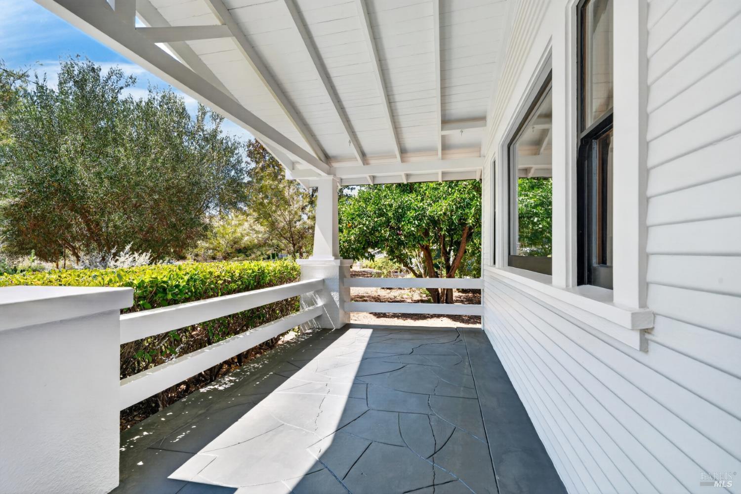 425 Tucker Street Healdsburg CA 95448