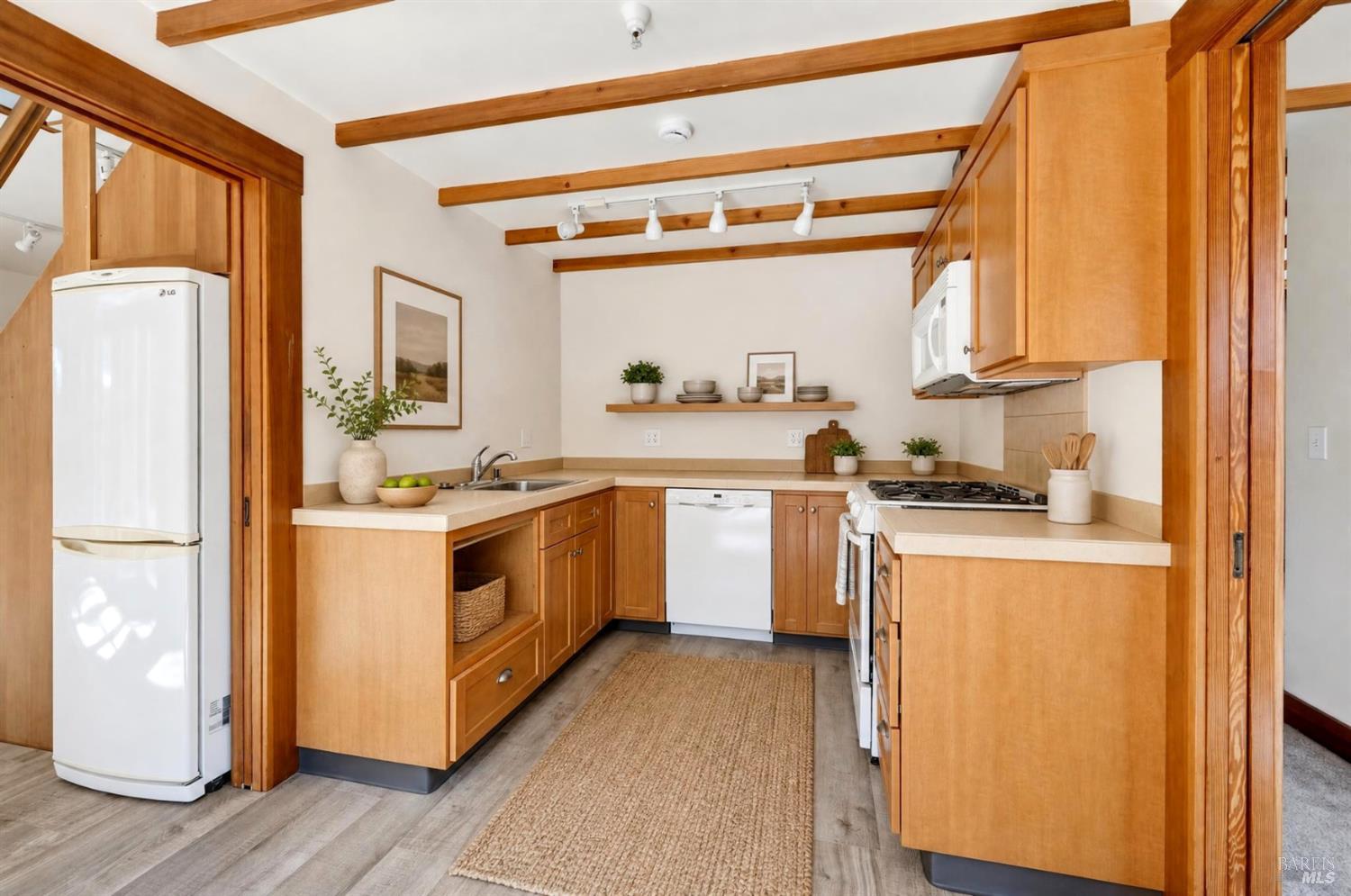 425 Tucker Street Healdsburg CA 95448