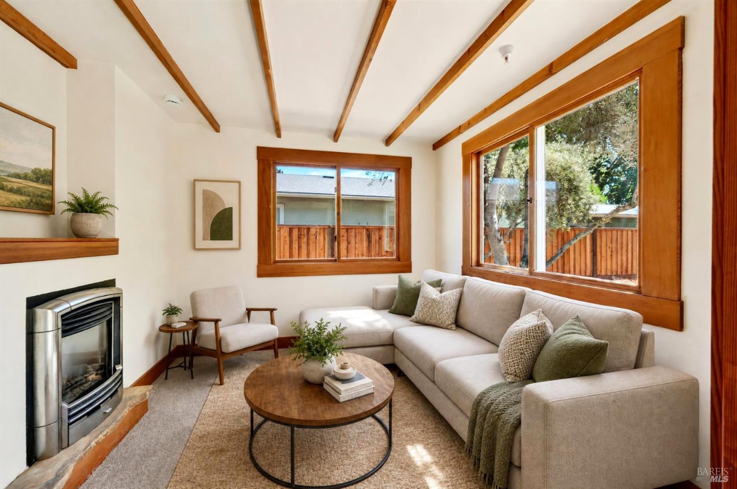 425 Tucker Street Healdsburg CA 95448