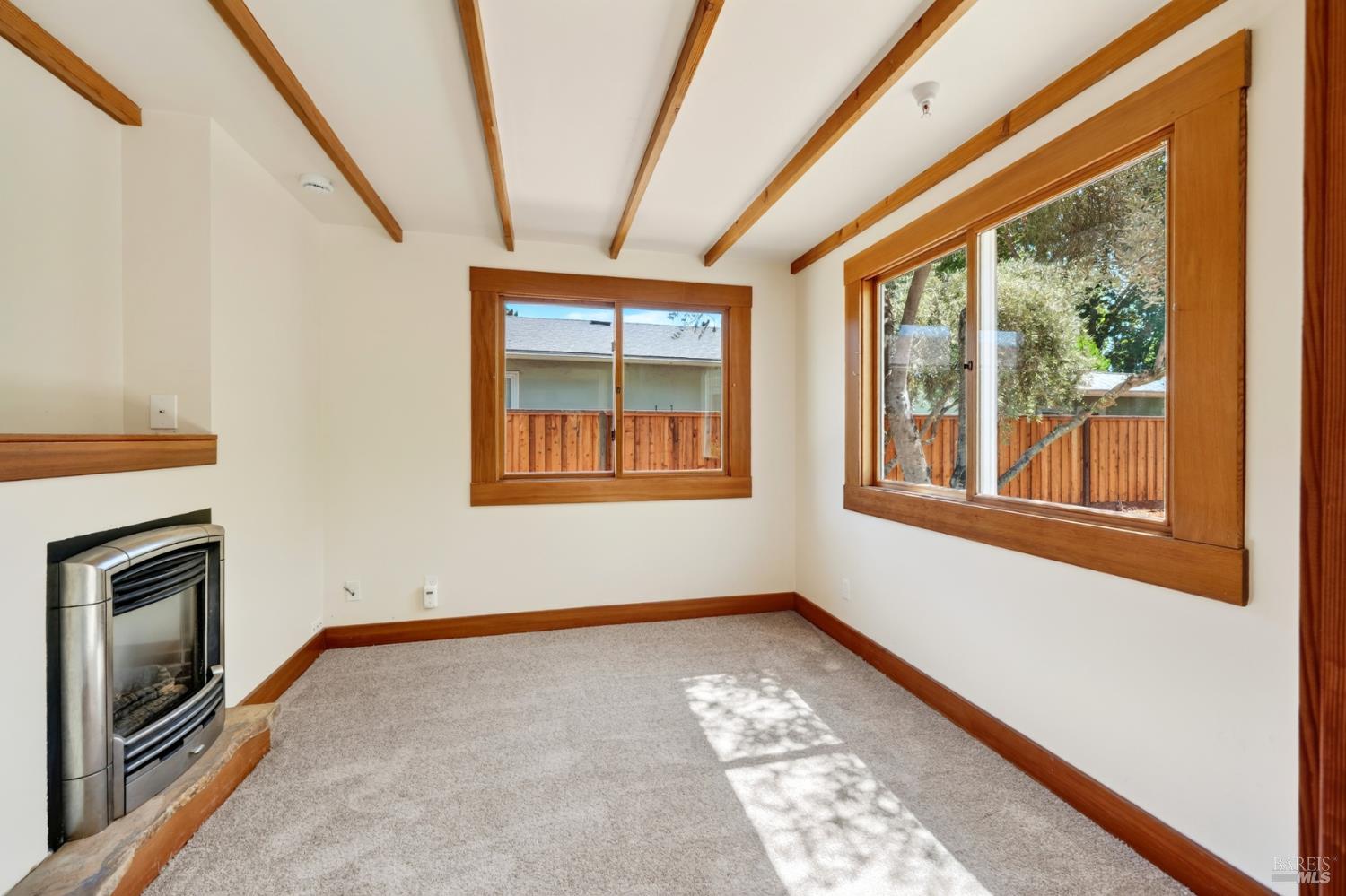 425 Tucker Street Healdsburg CA 95448