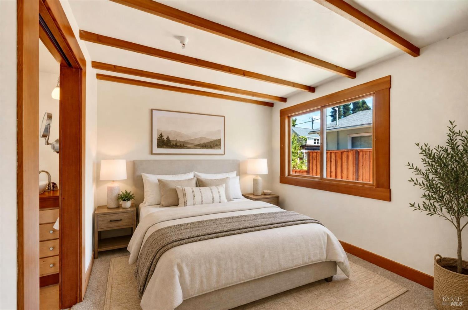 425 Tucker Street Healdsburg CA 95448