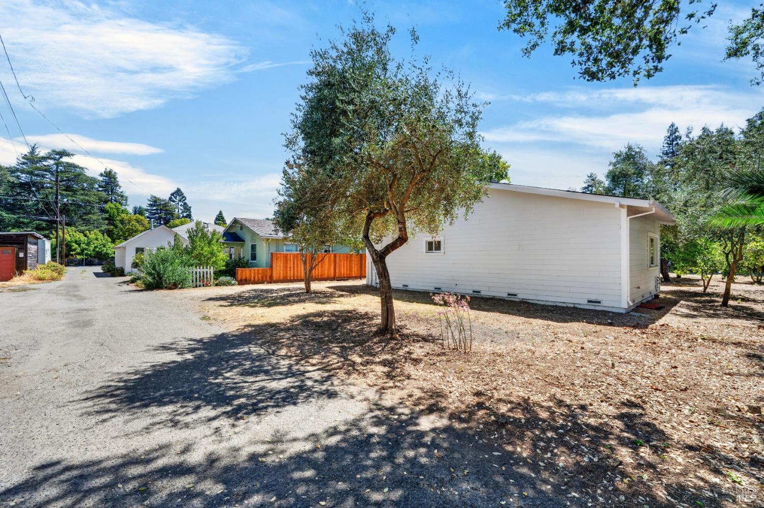 425 Tucker Street Healdsburg CA 95448