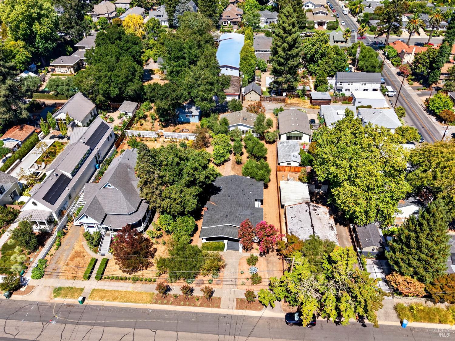 425 Tucker Street Healdsburg CA 95448