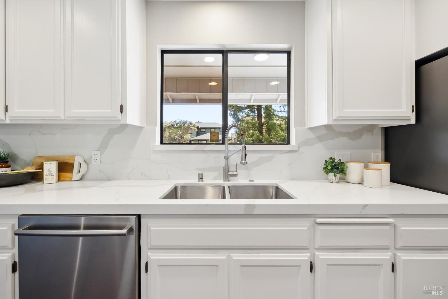 775 W Istvan Road Sonoma CA 95476