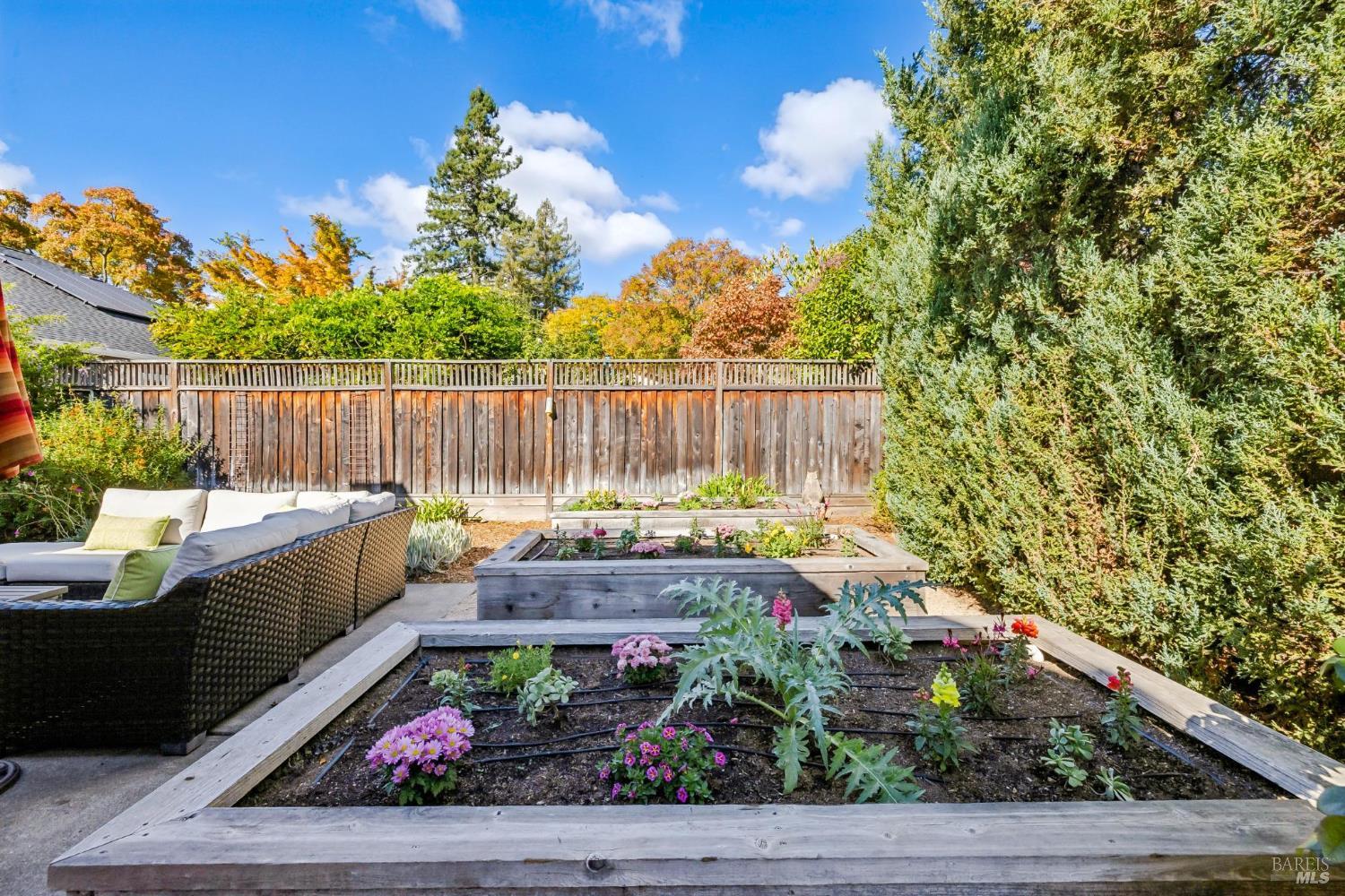 775 W Istvan Road Sonoma CA 95476