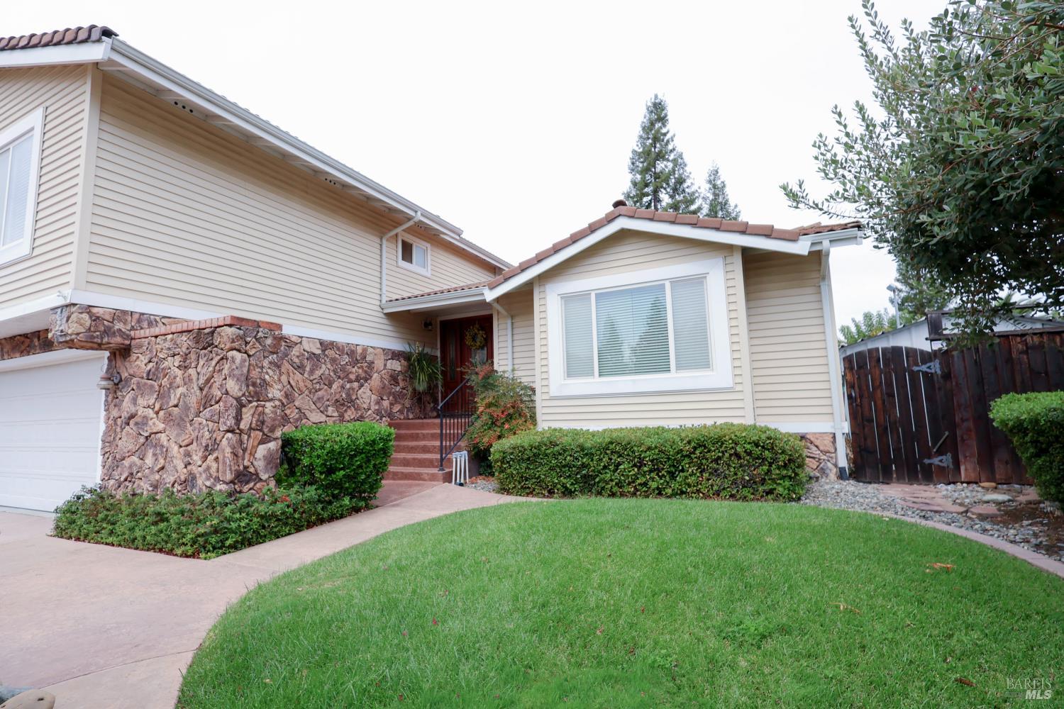 107 Iroquois Drive Vacaville CA 95688