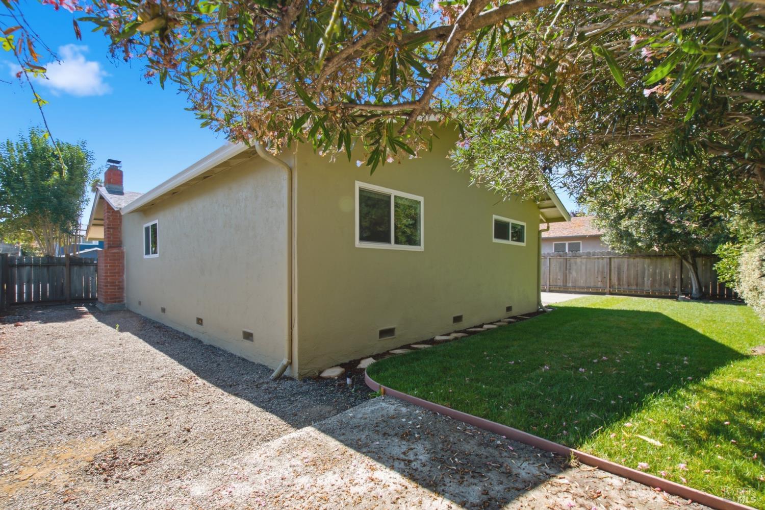 1889 Lindo Street Benicia CA 94510