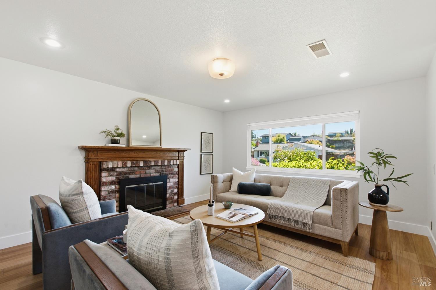 1889 Lindo Street Benicia CA 94510