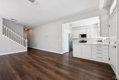 2032 Easton Drive Petaluma CA 94952