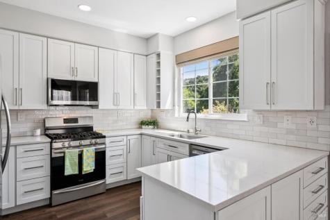 2032 Easton Drive Petaluma CA 94952