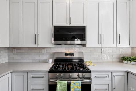 2032 Easton Drive Petaluma CA 94952
