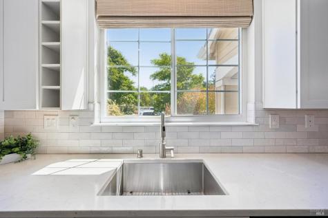 2032 Easton Drive Petaluma CA 94952