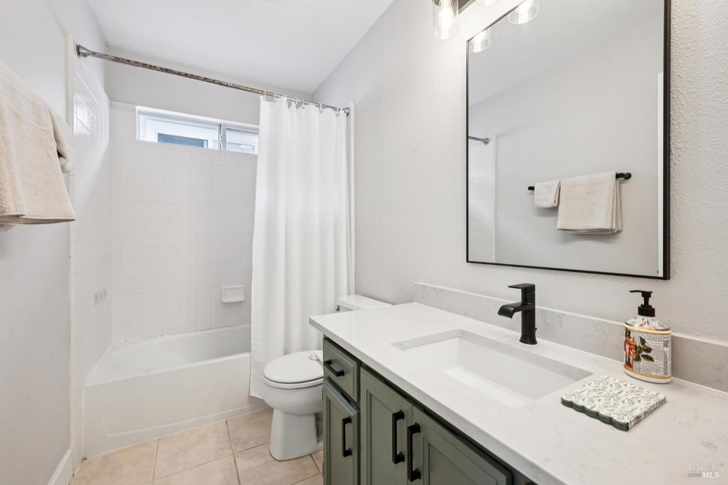 2032 Easton Drive Petaluma CA 94952