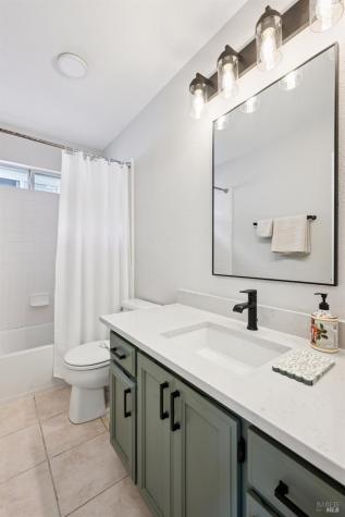2032 Easton Drive Petaluma CA 94952