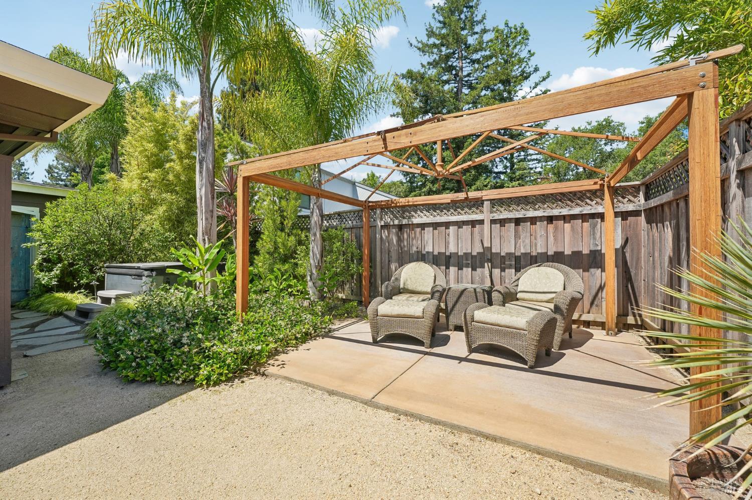 3195 Montecito Meadow Drive Santa Rosa CA 95404