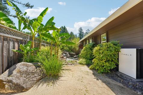 3195 Montecito Meadow Drive Santa Rosa CA 95404