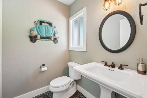 3195 Montecito Meadow Drive Santa Rosa CA 95404