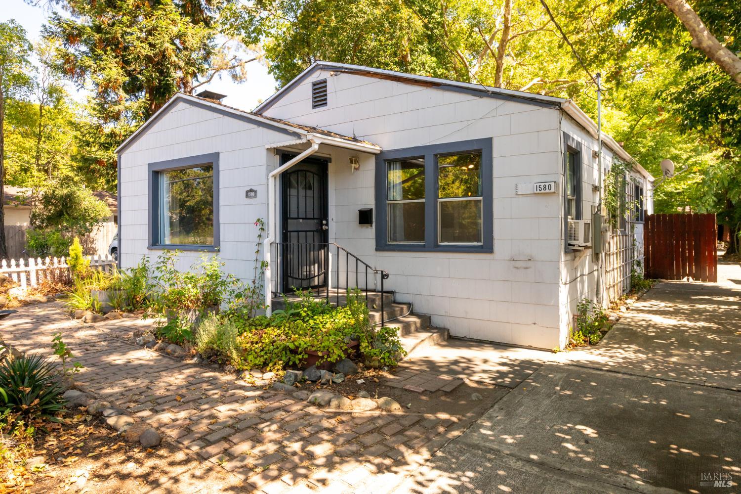1580 Humboldt Street Santa Rosa CA 95404