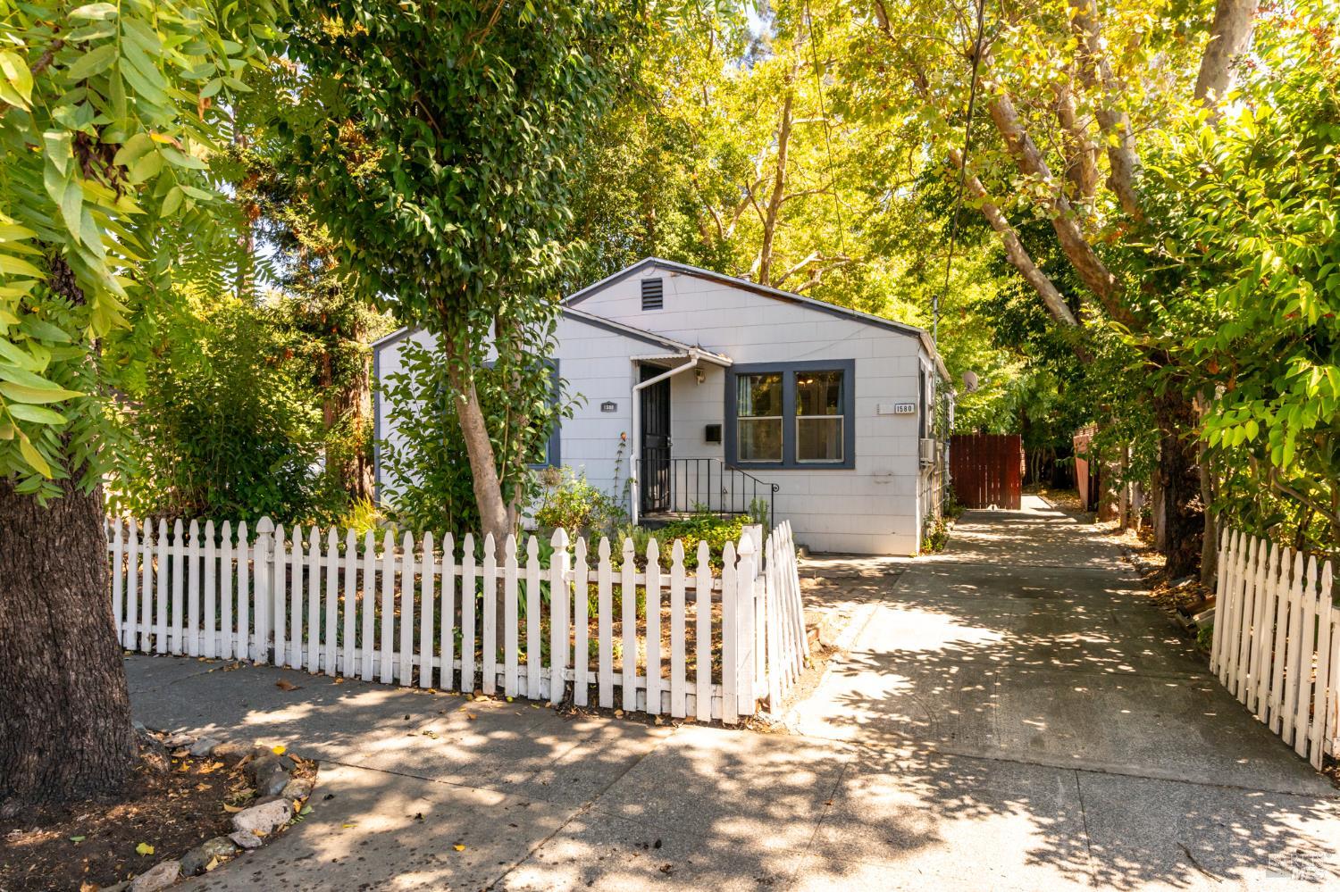 1580 Humboldt Street Santa Rosa CA 95404