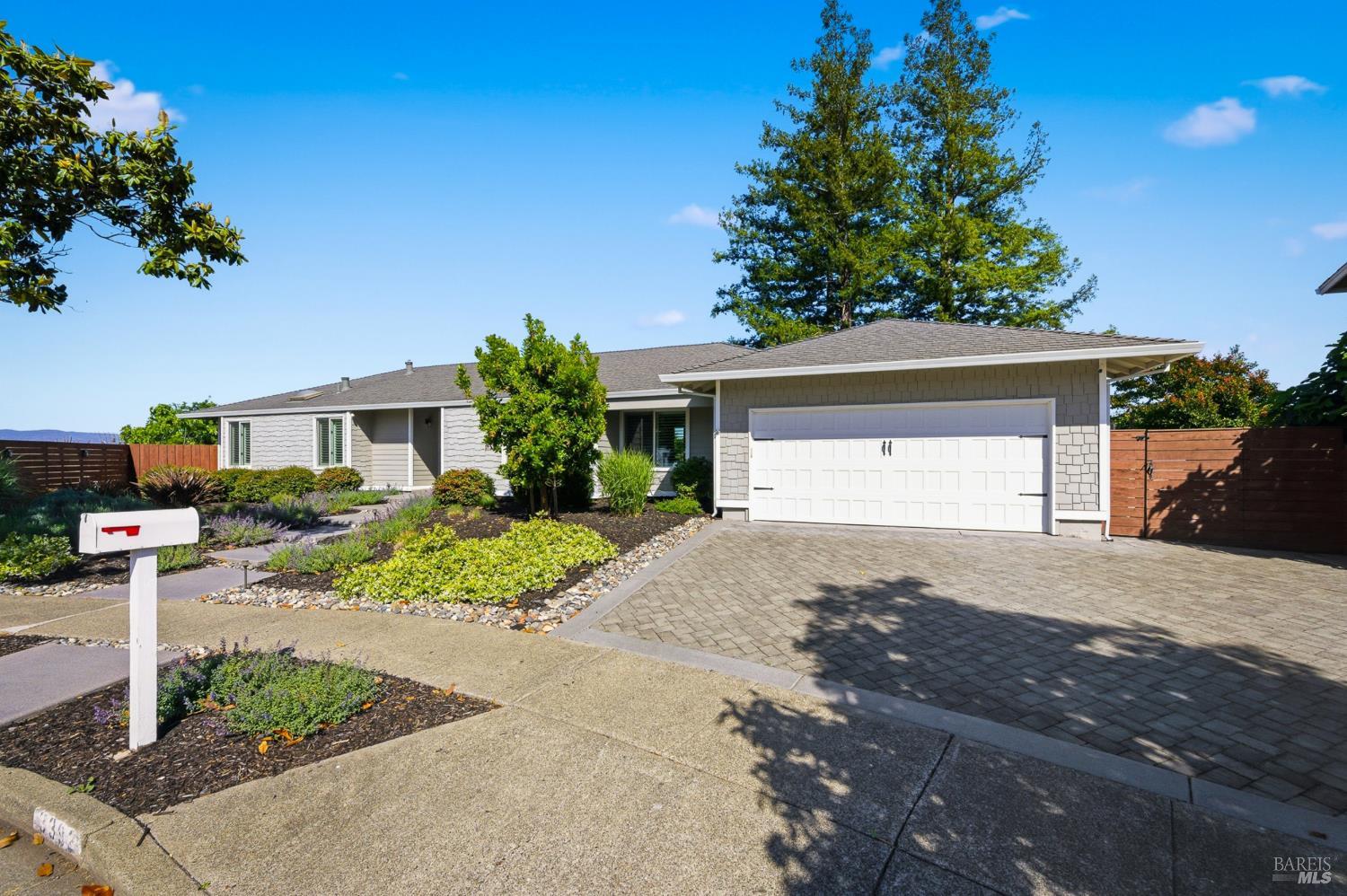 3392 Royal Court Napa CA 94558