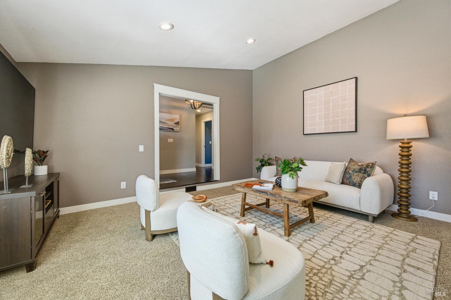 3392 Royal Court Napa CA 94558