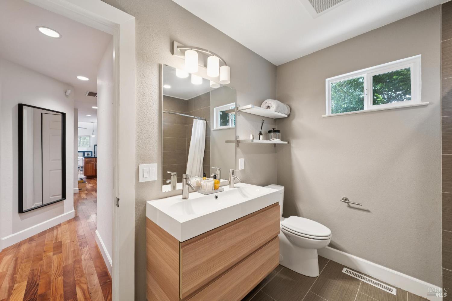 1455 Capri Avenue Petaluma CA 94954
