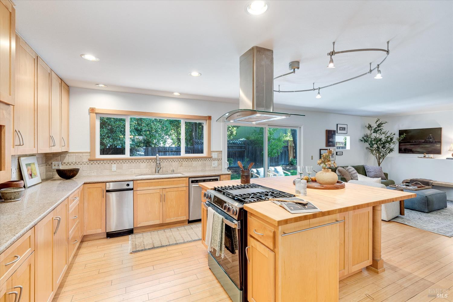 2140 Alejandro Drive Santa Rosa CA 95405