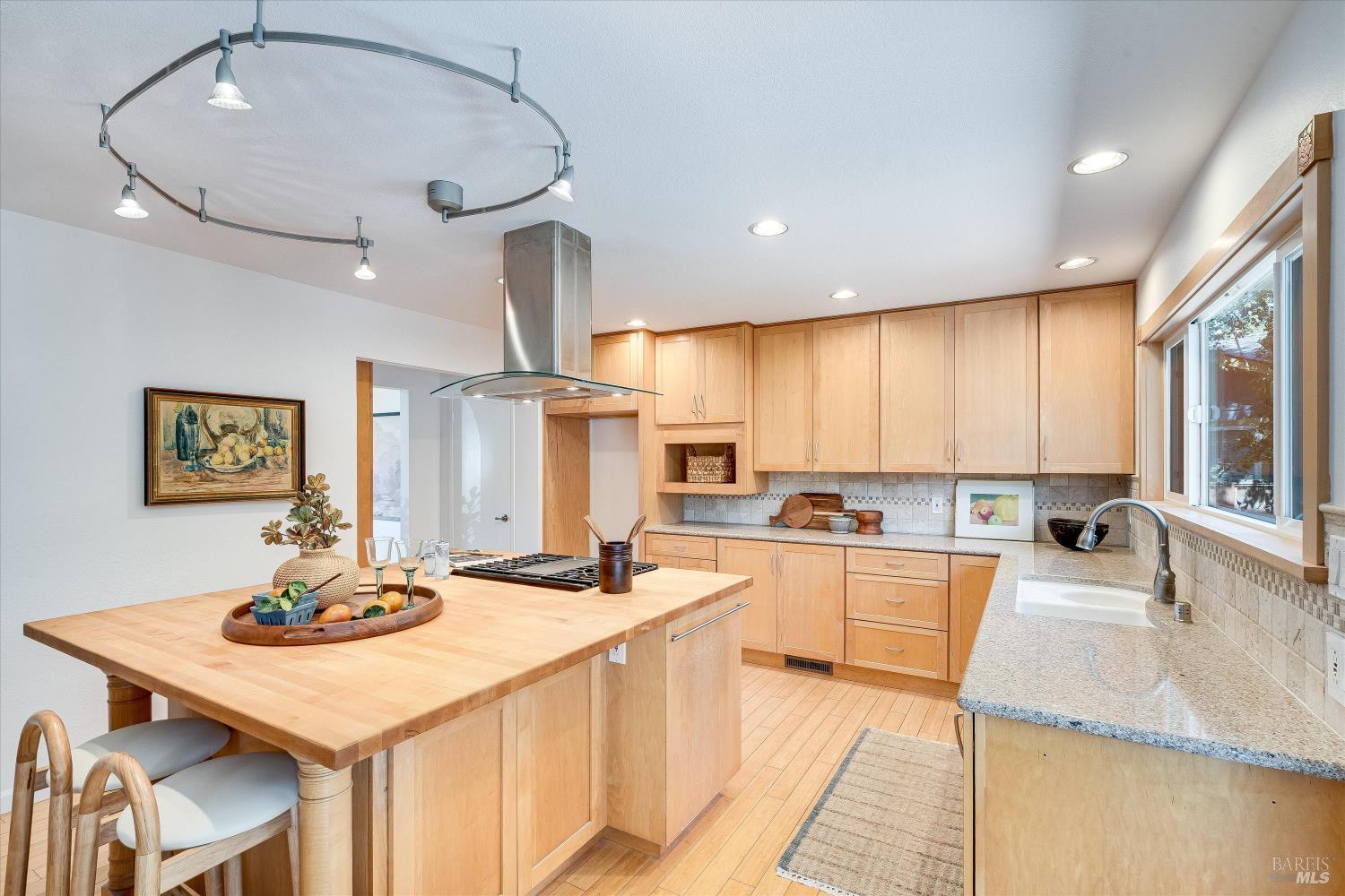 2140 Alejandro Drive Santa Rosa CA 95405