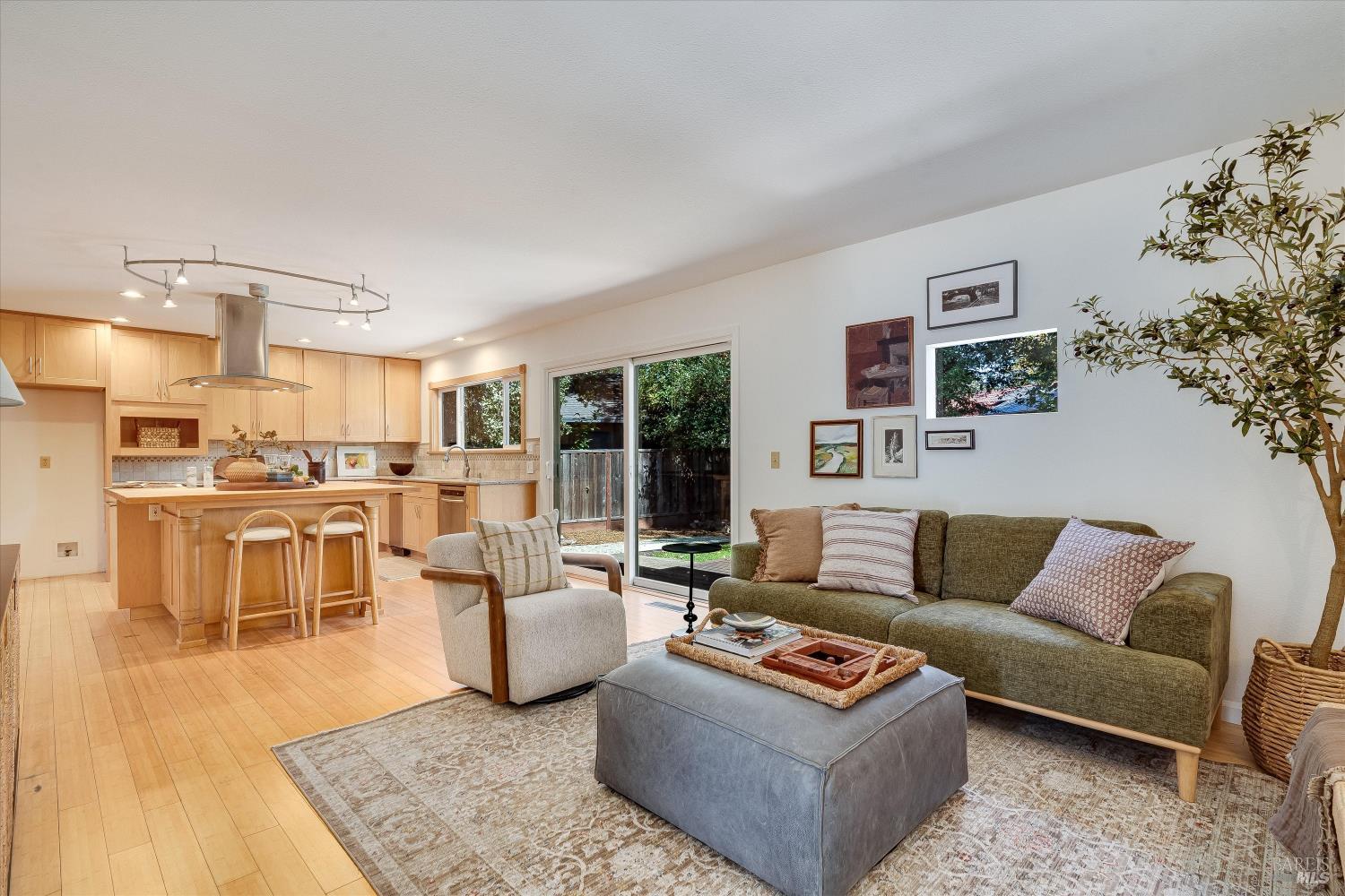 2140 Alejandro Drive Santa Rosa CA 95405