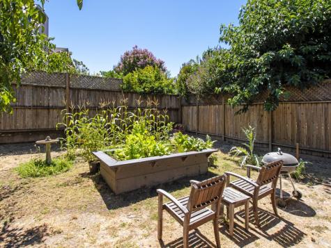 1938 Marsh Road Santa Rosa CA 95403