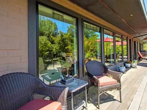 1938 Marsh Road Santa Rosa CA 95403