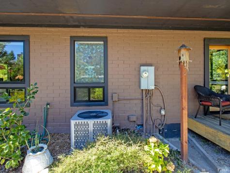 1938 Marsh Road Santa Rosa CA 95403